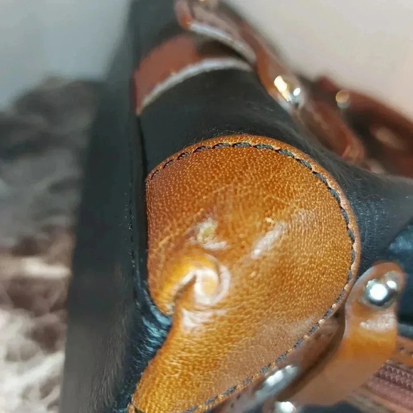 Danier | Super Cute Mini Handbag Black  and Brown Leather with Silver Hardware - Picture 14 of 16